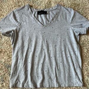 Grey tshirt